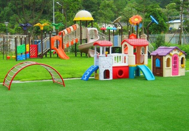 幼儿园草坪，幼儿园室内外场地铺装