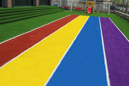 人造草坪能不能替代塑胶成为幼儿园选择呢？